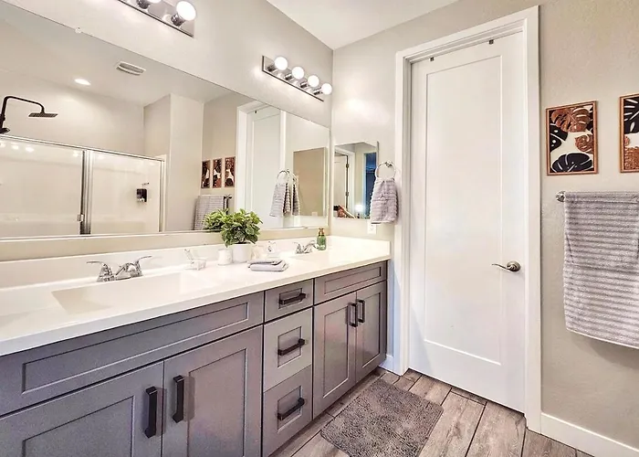 Desert Oasis Retreat , Heated Pool , Pet Friendly! Dom wakacyjny Litchfield Park