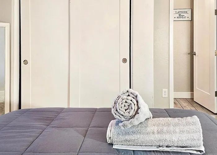 Dom wakacyjny Desert Oasis Retreat , Heated Pool , Pet Friendly! Litchfield Park