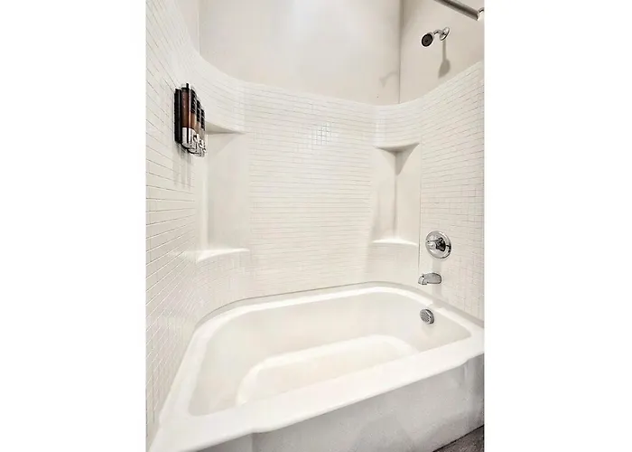 Dom wakacyjny Desert Oasis Retreat , Heated Pool , Pet Friendly!